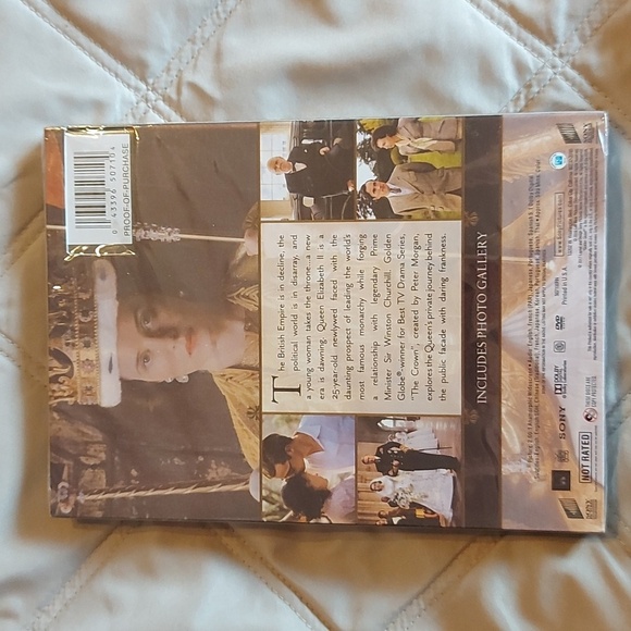 The Crown First Season on DVD - Picture 2 of 3